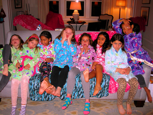 Happy Kids Spa Party Silly Faces!! Happy Kids Spa Party Silly Faces!!