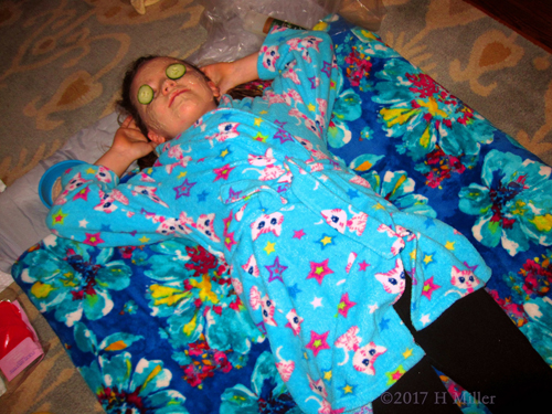 Relaxing And Having A Great Time During Kids Facials! Relaxing And Having A Great Time During Kids Facials!