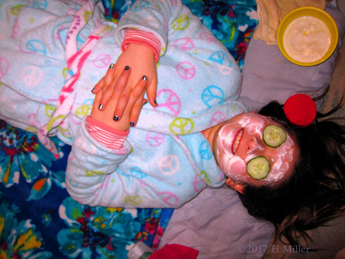 Classic Facial For Girls. Classic Facial For Girls.