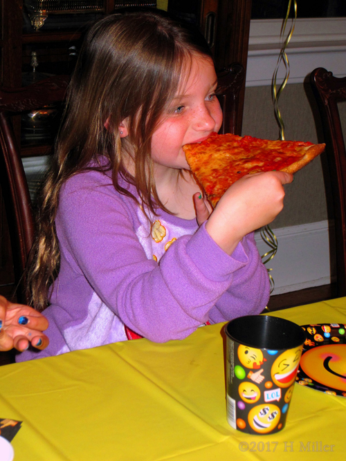 Pizza Is Yum ! Pizza Is Yum !