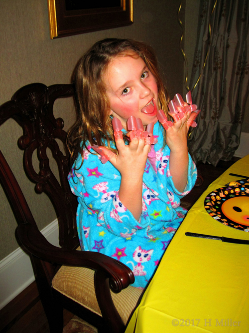 These Nail Protectors Have Her Covered These Nail Protectors Have Her Covered