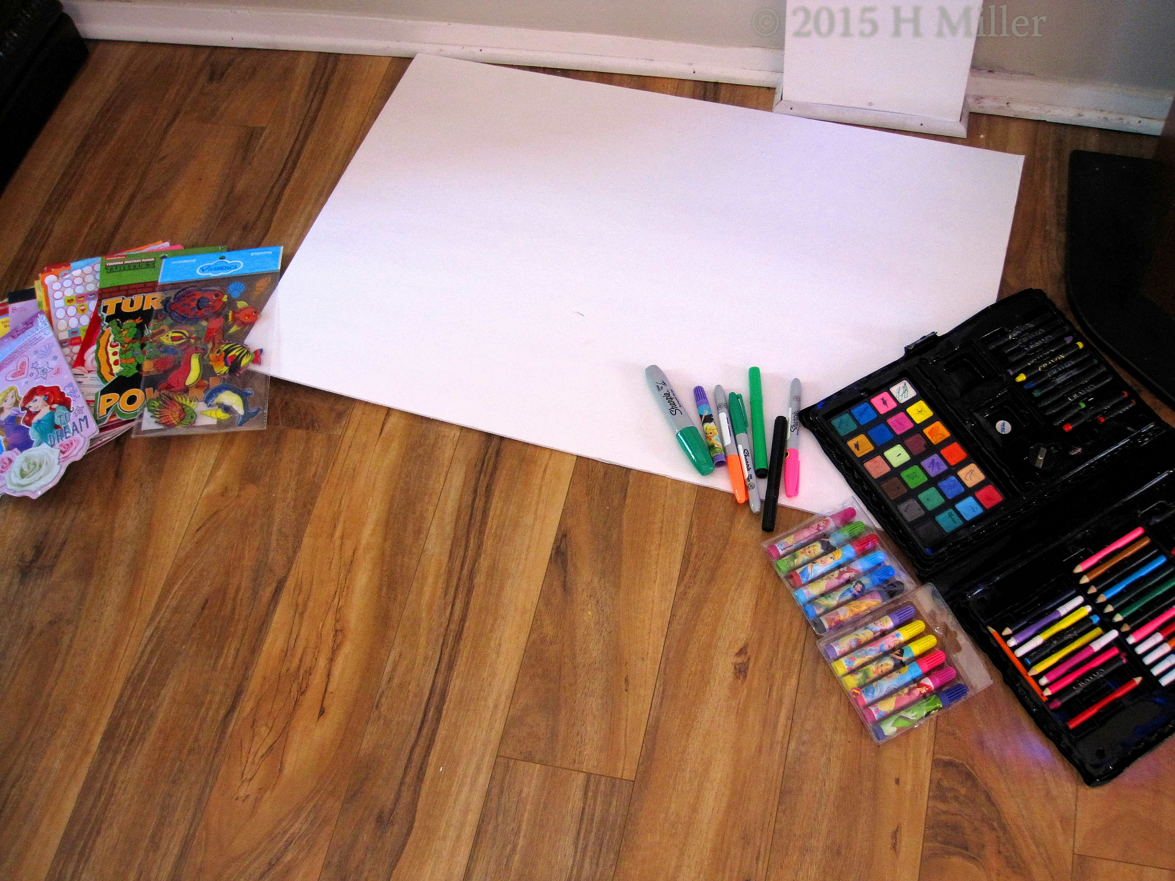 Spa Birthday Card Area, Complete With Stickers And Markers! Spa Birthday Card Area, Complete With Stickers And Markers!