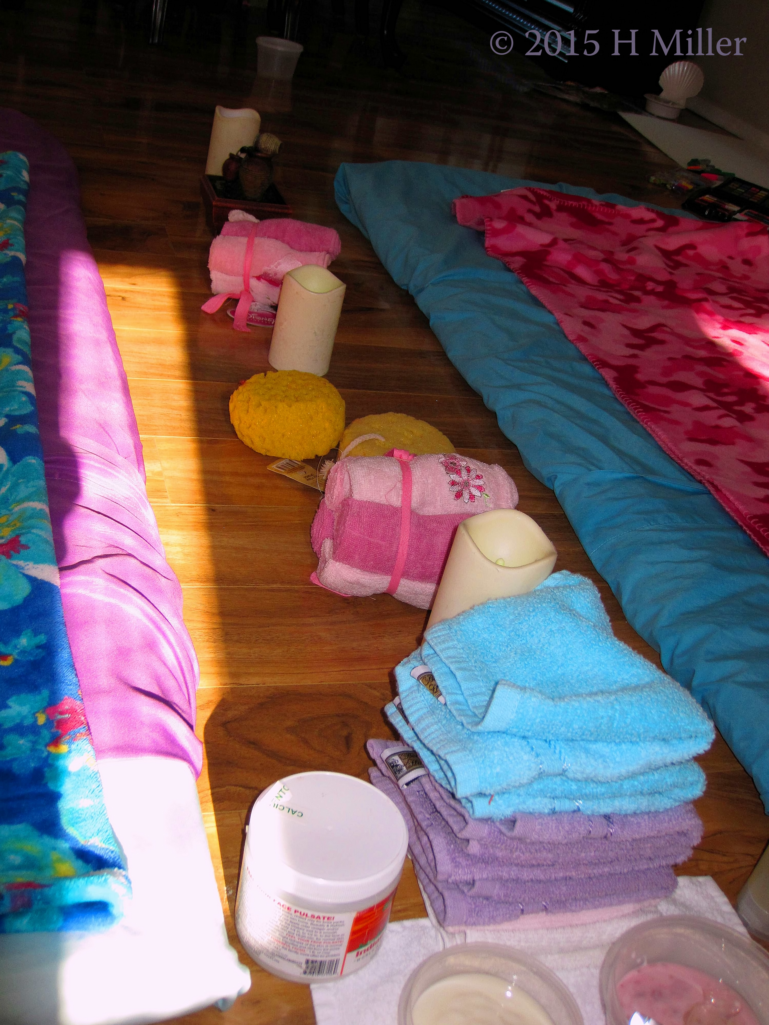 Spa Parrty For Kids Facials Stuff Including Face Towels, Moisturizer, And Masques. Spa Parrty For Kids Facials Stuff Including Face Towels, Moisturizer, And Masques.