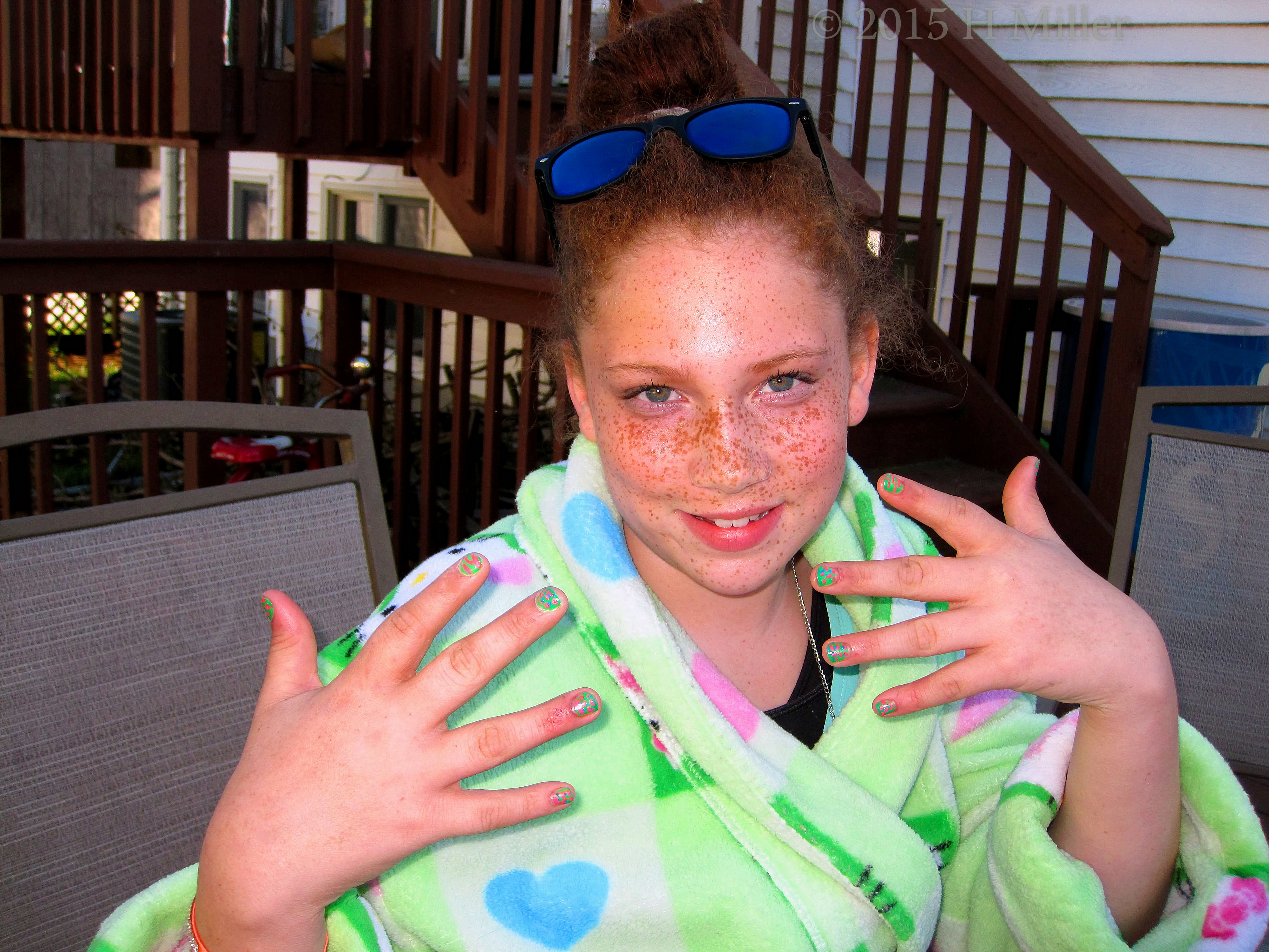 Taking A Pic With Her Fresh New Nail Art Taking A Pic With Her Fresh New Nail Art