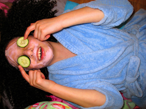 Cukes On Eyes Are DEF Refreshing!