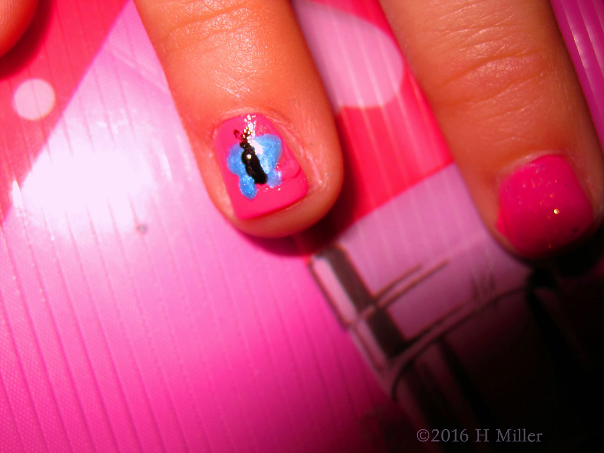 How Pretty Is This Nail Art Of A Blue Butterfly! 