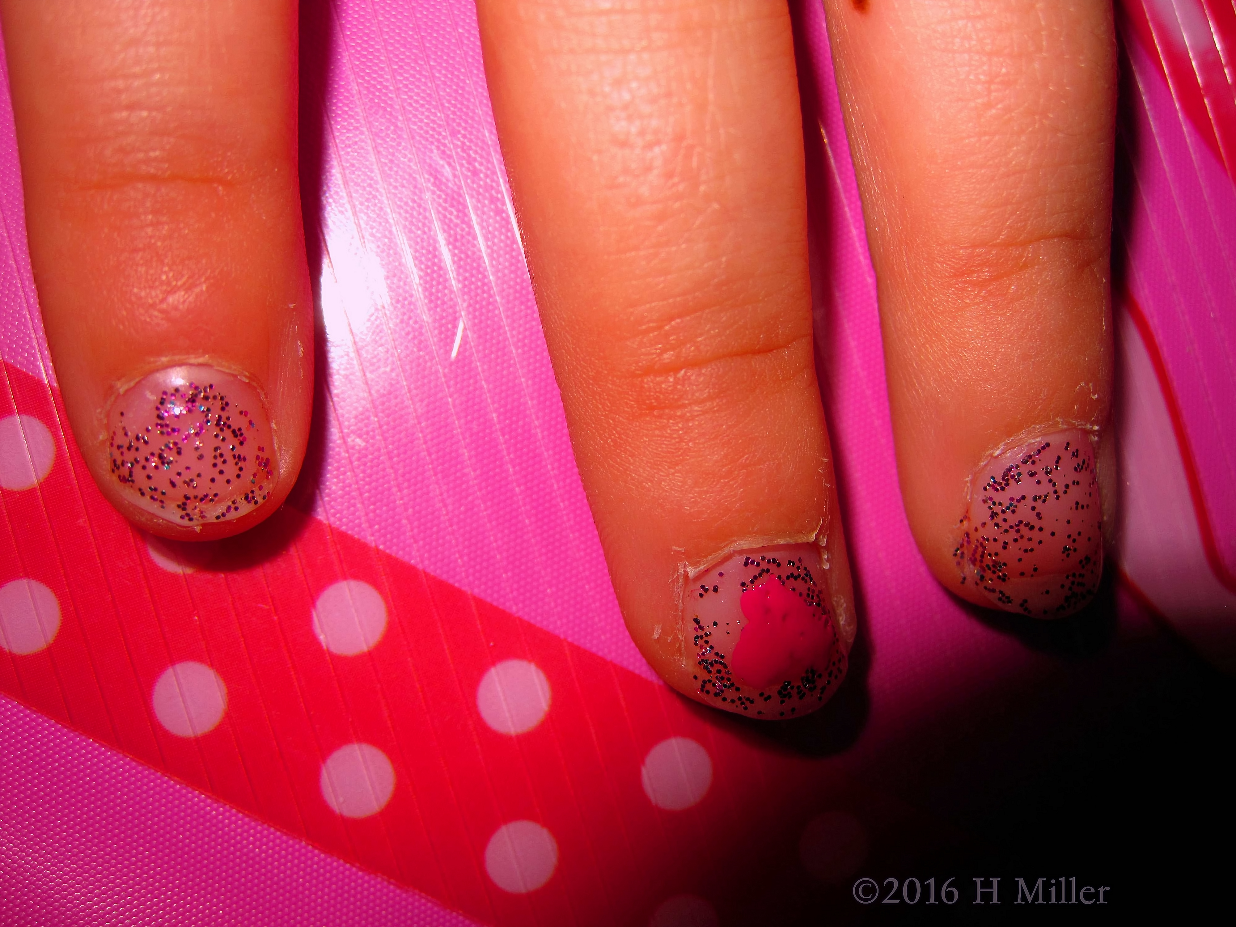 Another Beautiful Look At This Cool Glitter Kids Manicure With A Red Heart Another Beautiful Look At This Cool Glitter Kids Manicure With A Red Heart