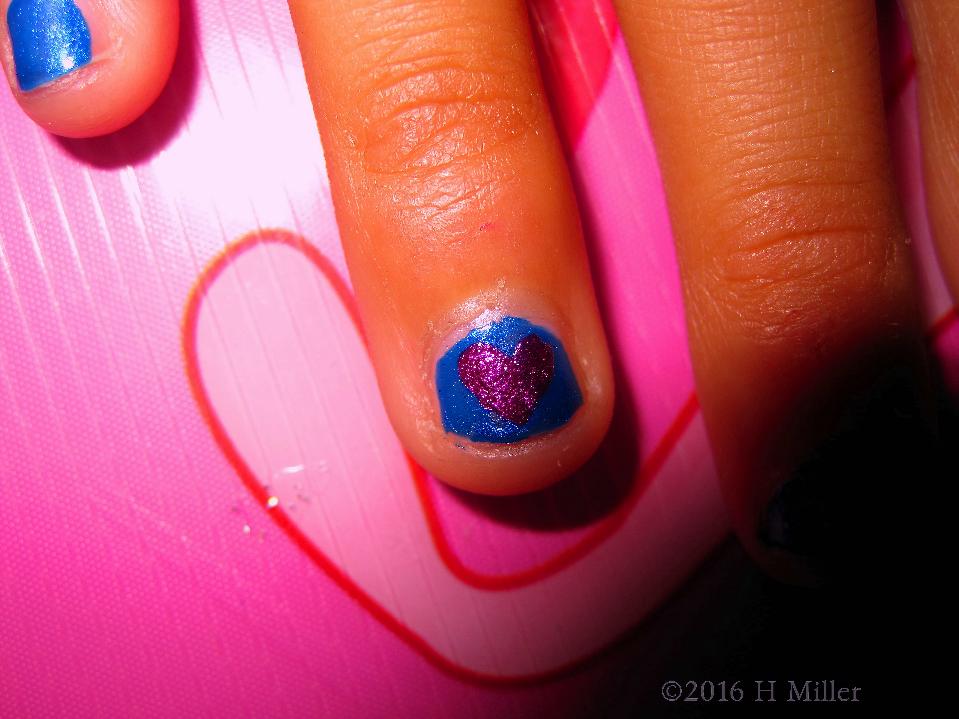 What A Beautiful Pink Heart Nail Art For A Spa Day What A Beautiful Pink Heart Nail Art For A Spa Day