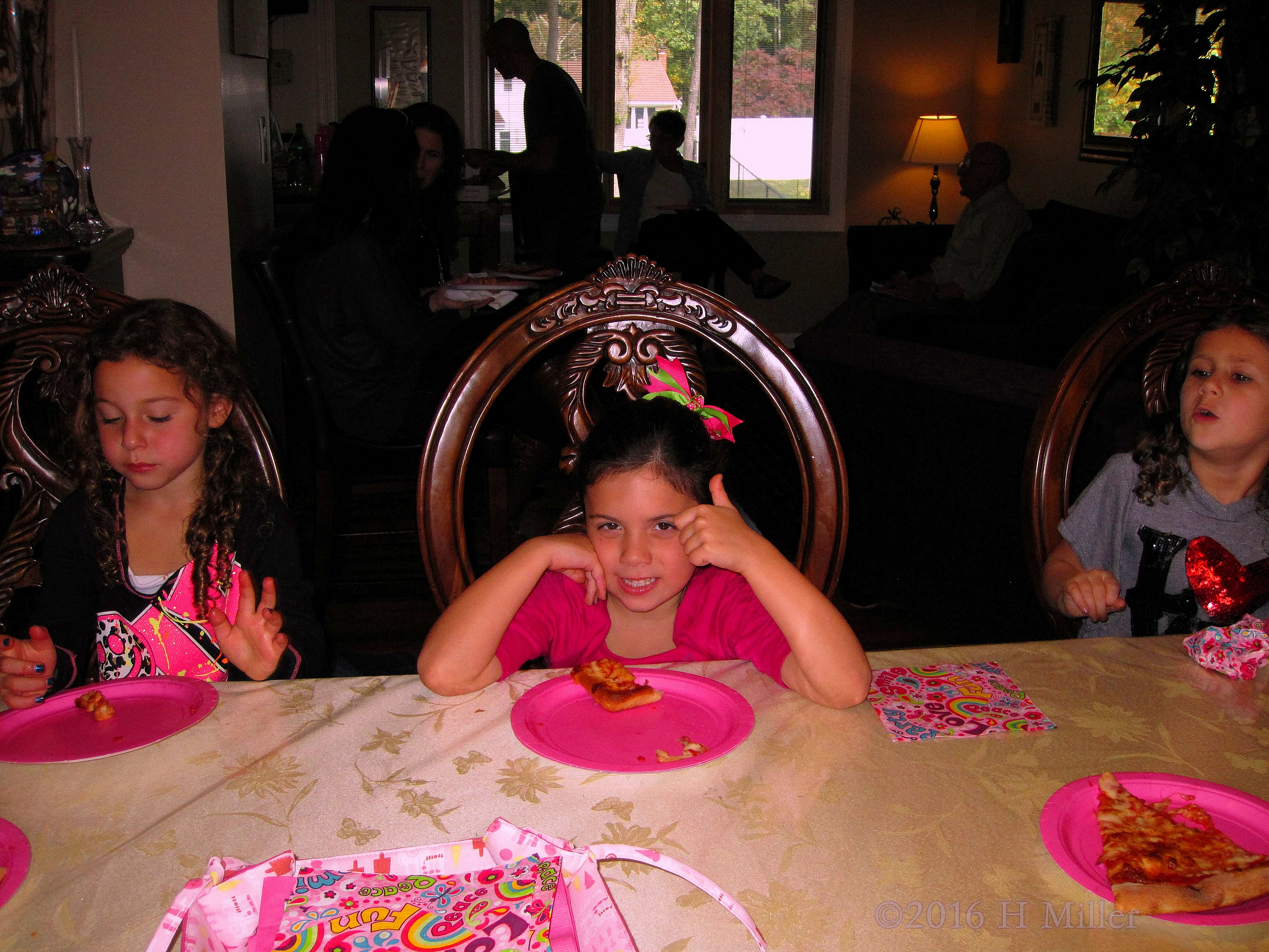 Raquel Enjoys Pizza Slices With Spa Party Guests Raquel Enjoys Pizza Slices With Spa Party Guests