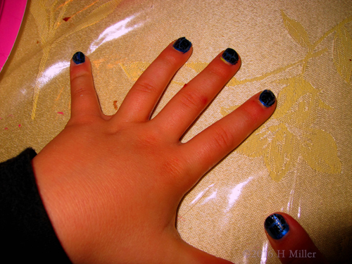 A Closer View Of Shatter Design For This Kids Manicure. A Closer View Of Shatter Design For This Kids Manicure.