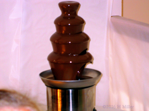 Delicious Chocolate Fountain