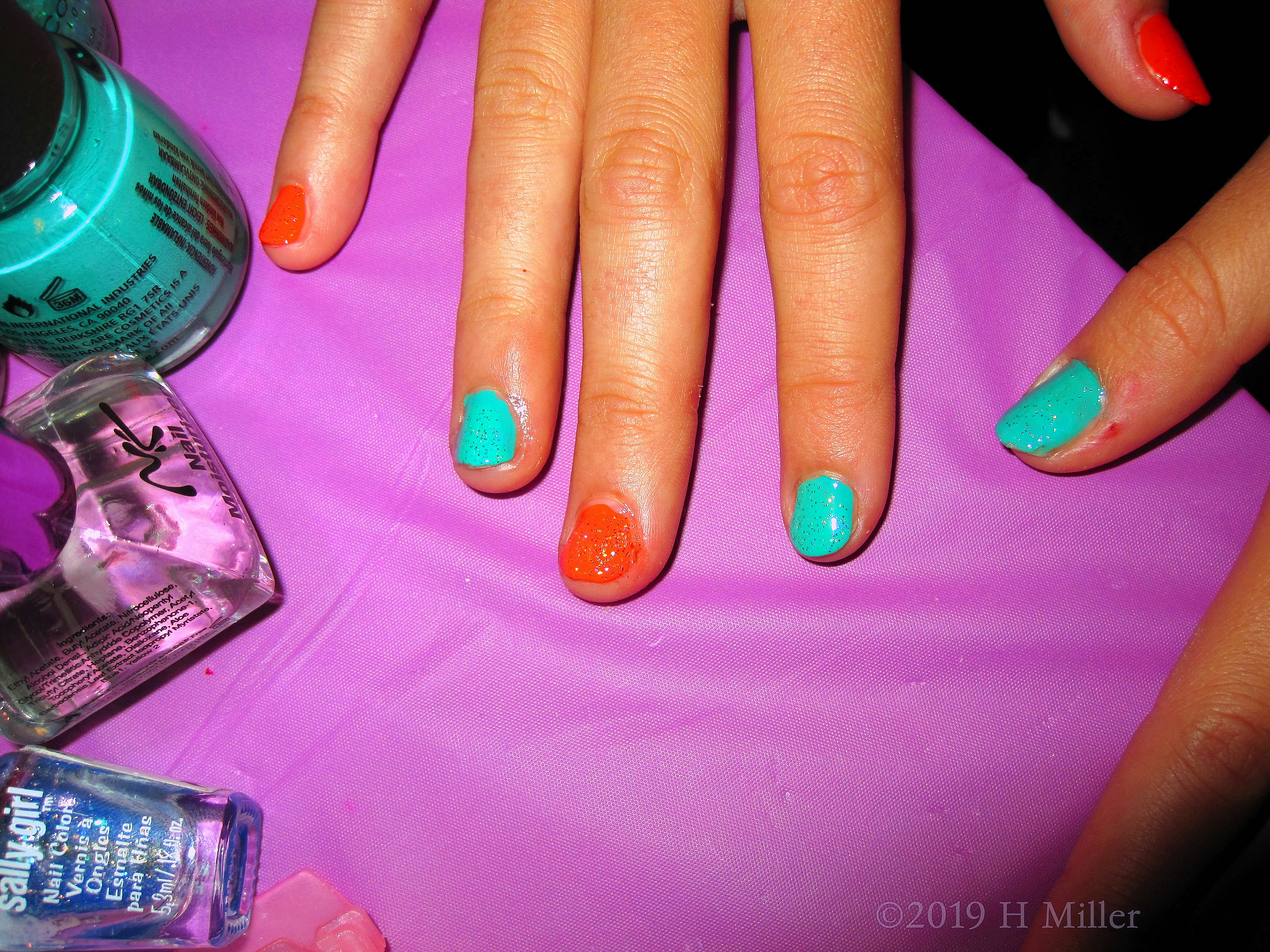 Turquoise And Red Alternate Nail Design For This Kids Manicure!