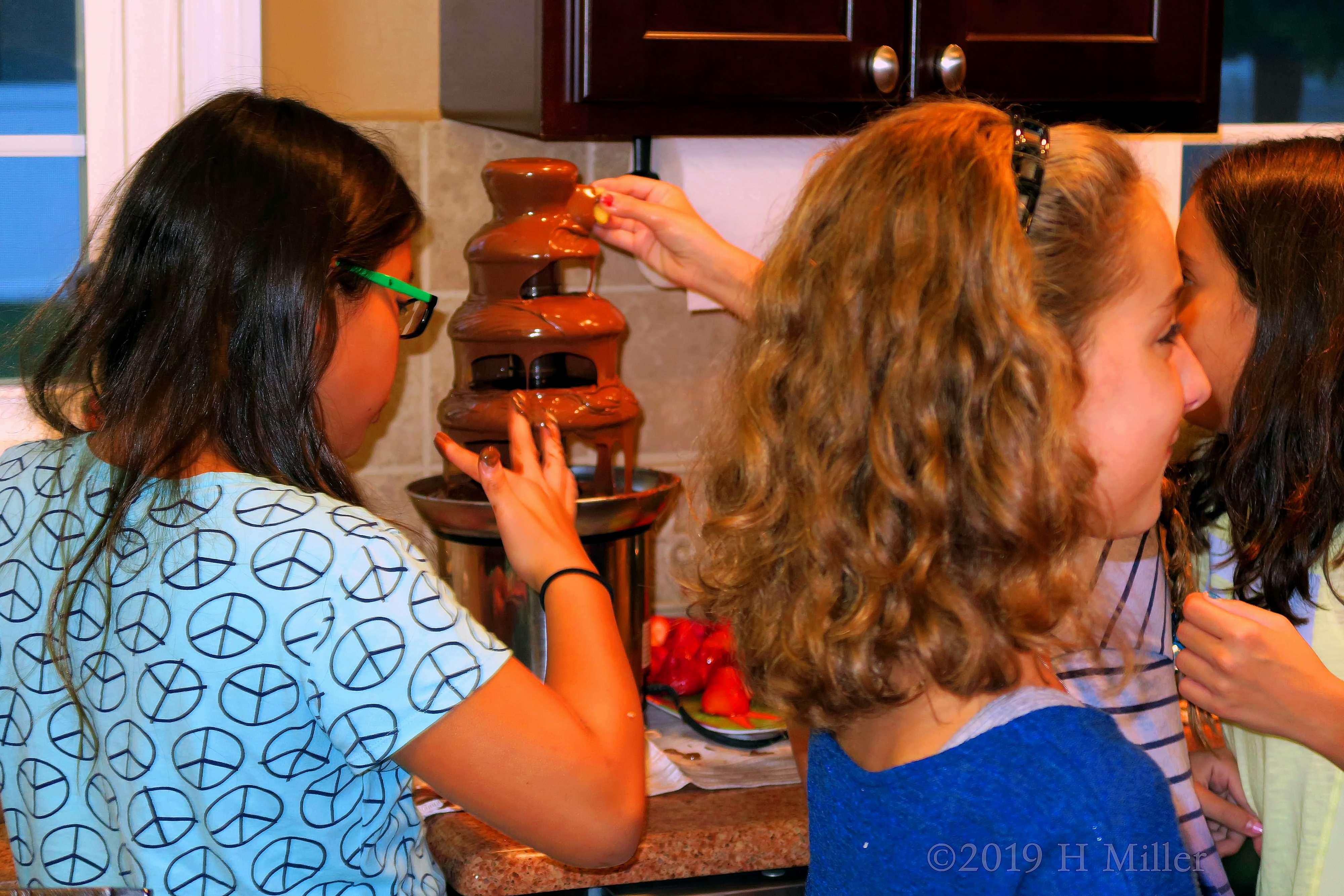 Can Never Go Wrong With Chocolate Fondue! Can Never Go Wrong With Chocolate Fondue!