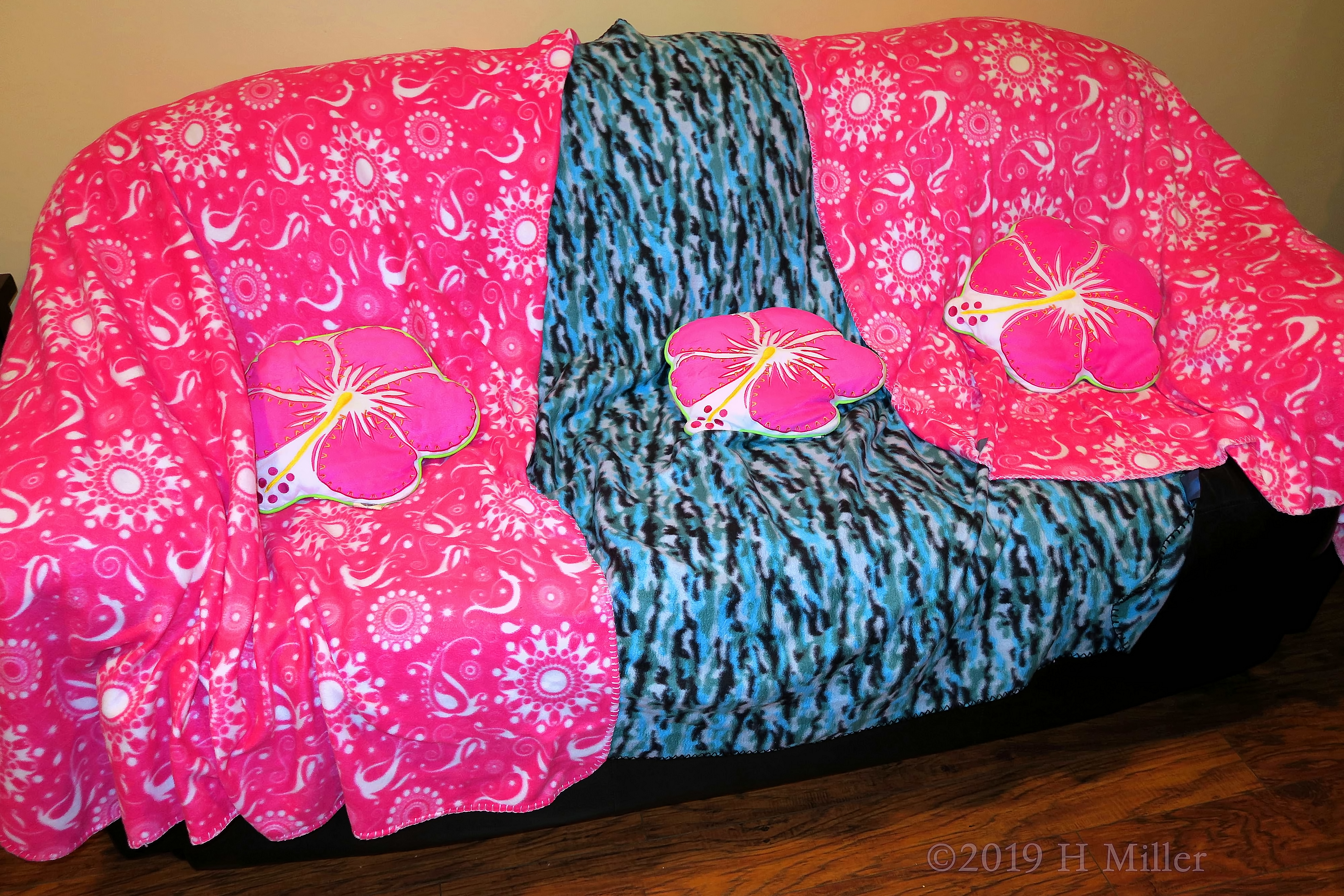 Cozy Sitting Area With Pink And Blue Spa Throws And Pillows Cozy Sitting Area With Pink And Blue Spa Throws And Pillows