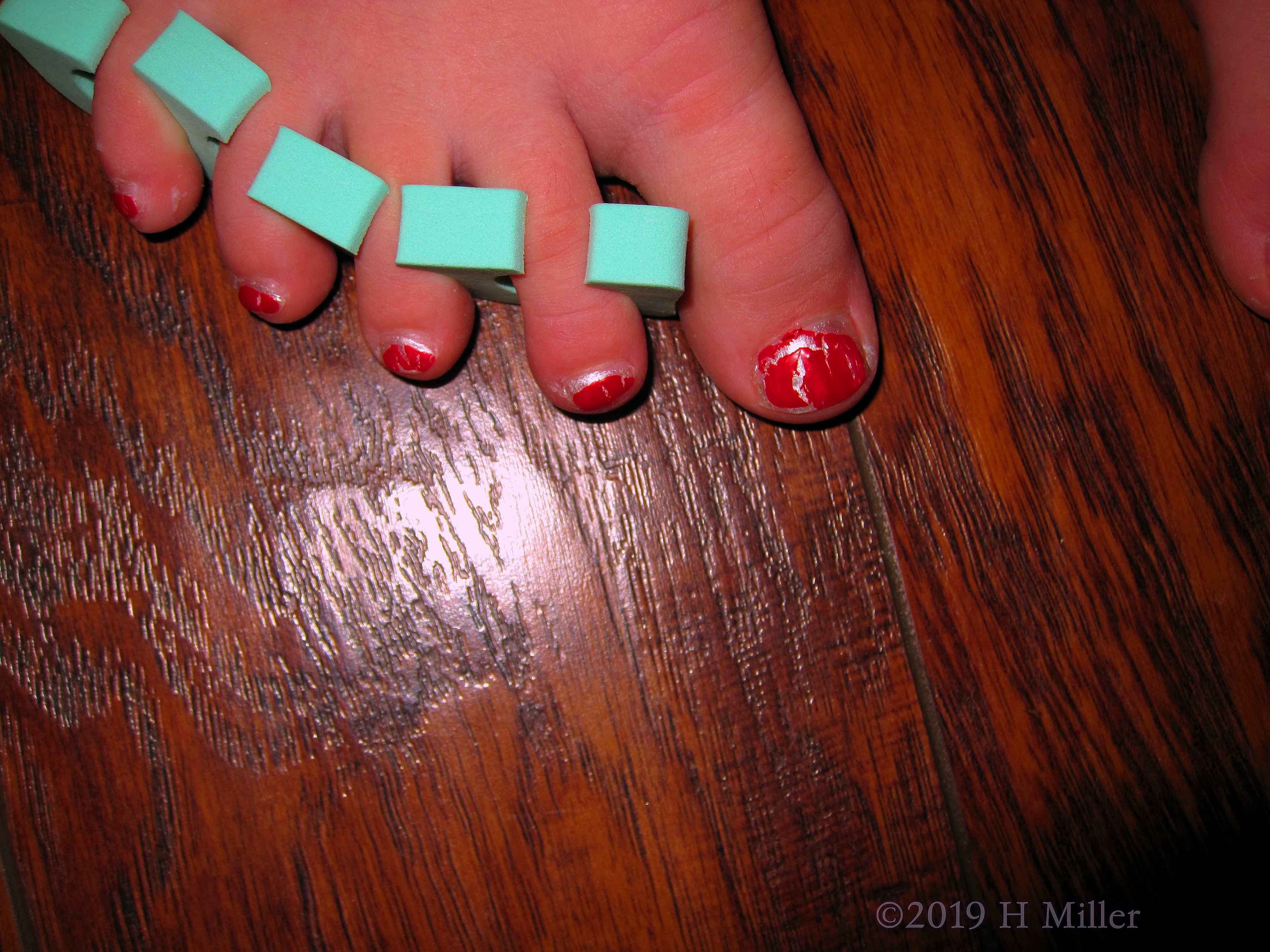Red Mini Pedi Design Red Mini Pedi Design