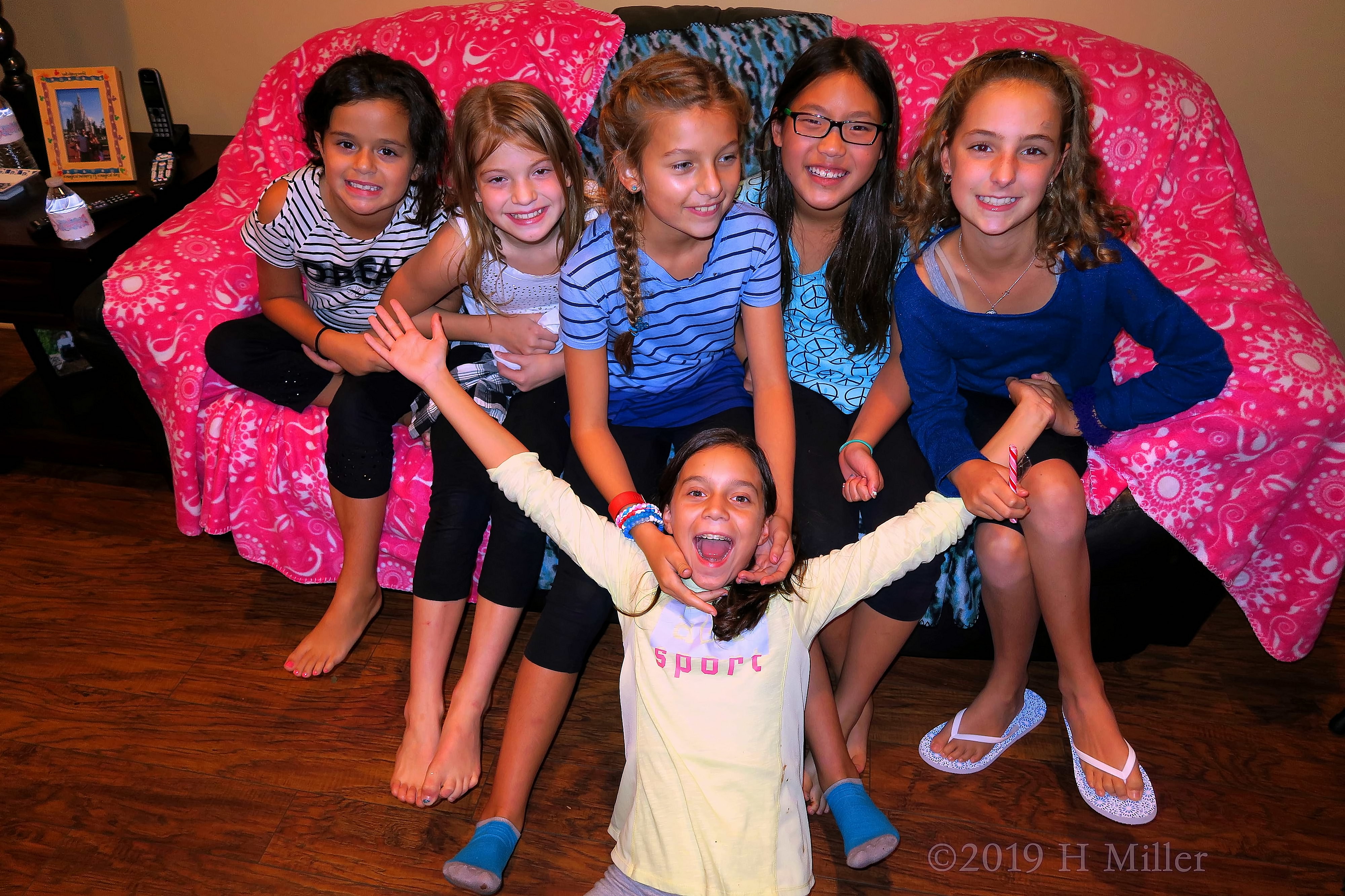 Racquel And Her Friends Take A Spa Party Group Pic Racquel And Her Friends Take A Spa Party Group Pic