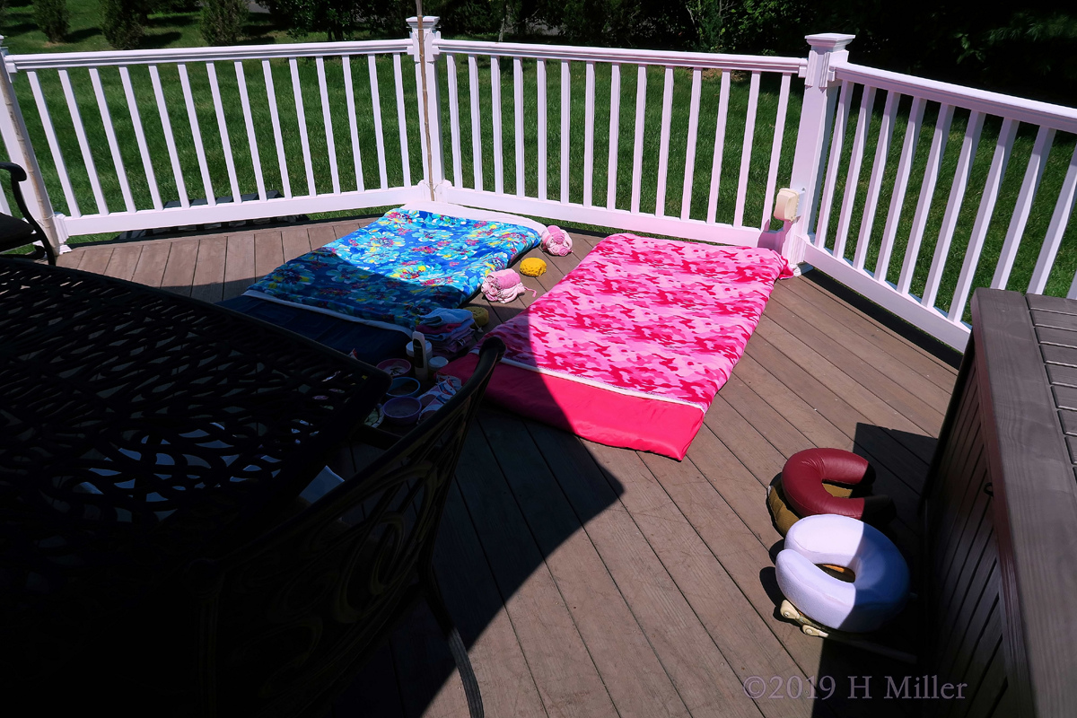 Relaxing Spa Station Outdoor Deck Setup 