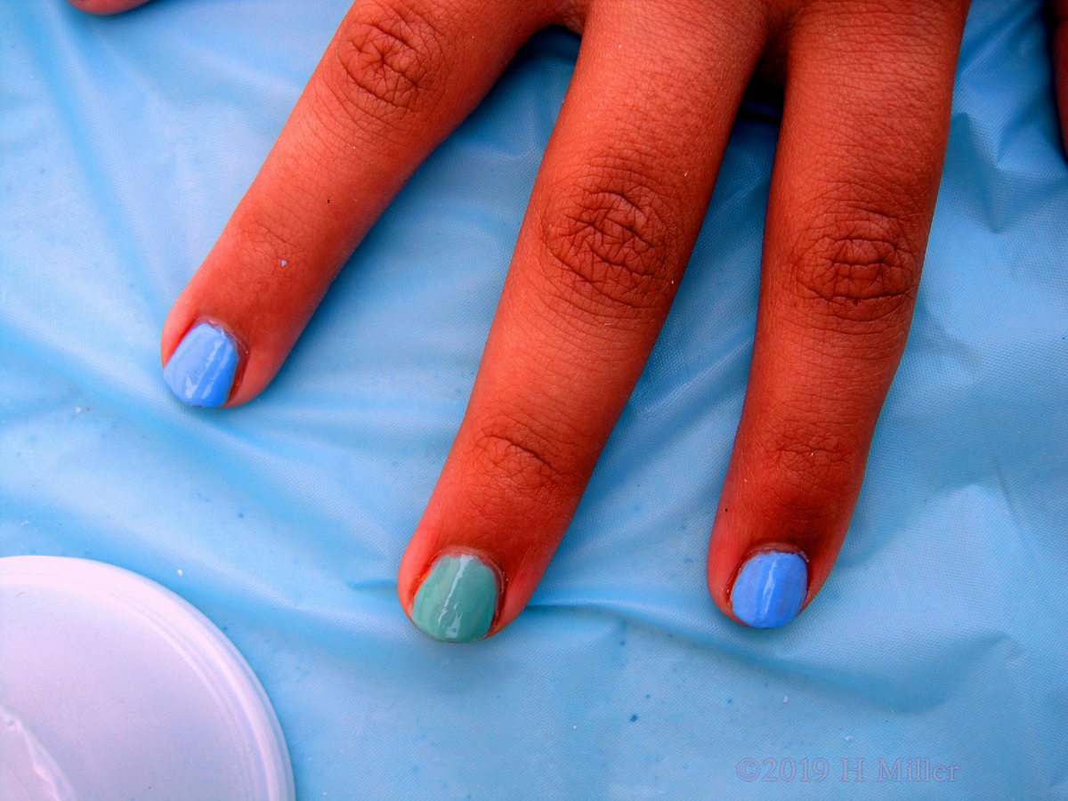 Sky Blue And Green Kids Manicure. 