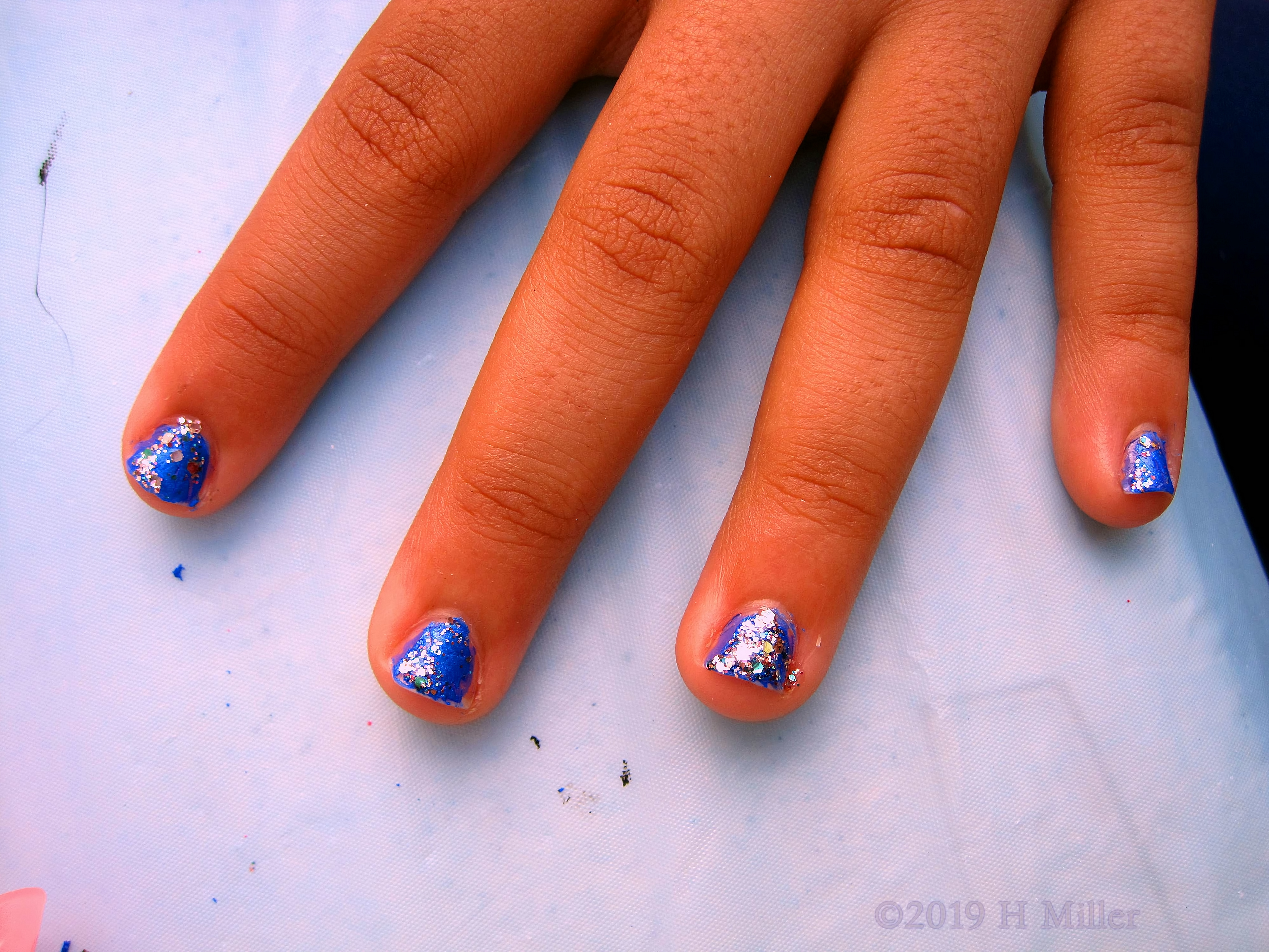 Sparkly Nail Art Design 4