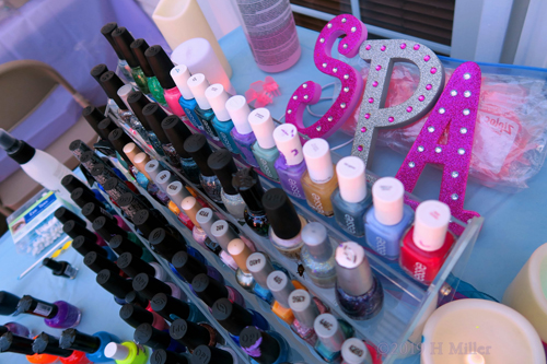 Nail Art Station Complete With Nail Polish Collection Nail Art Station Complete With Nail Polish Collection