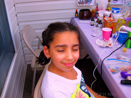 Showing Off Her Hairstyle At The Spa For Kids! Showing Off Her Hairstyle At The Spa For Kids!