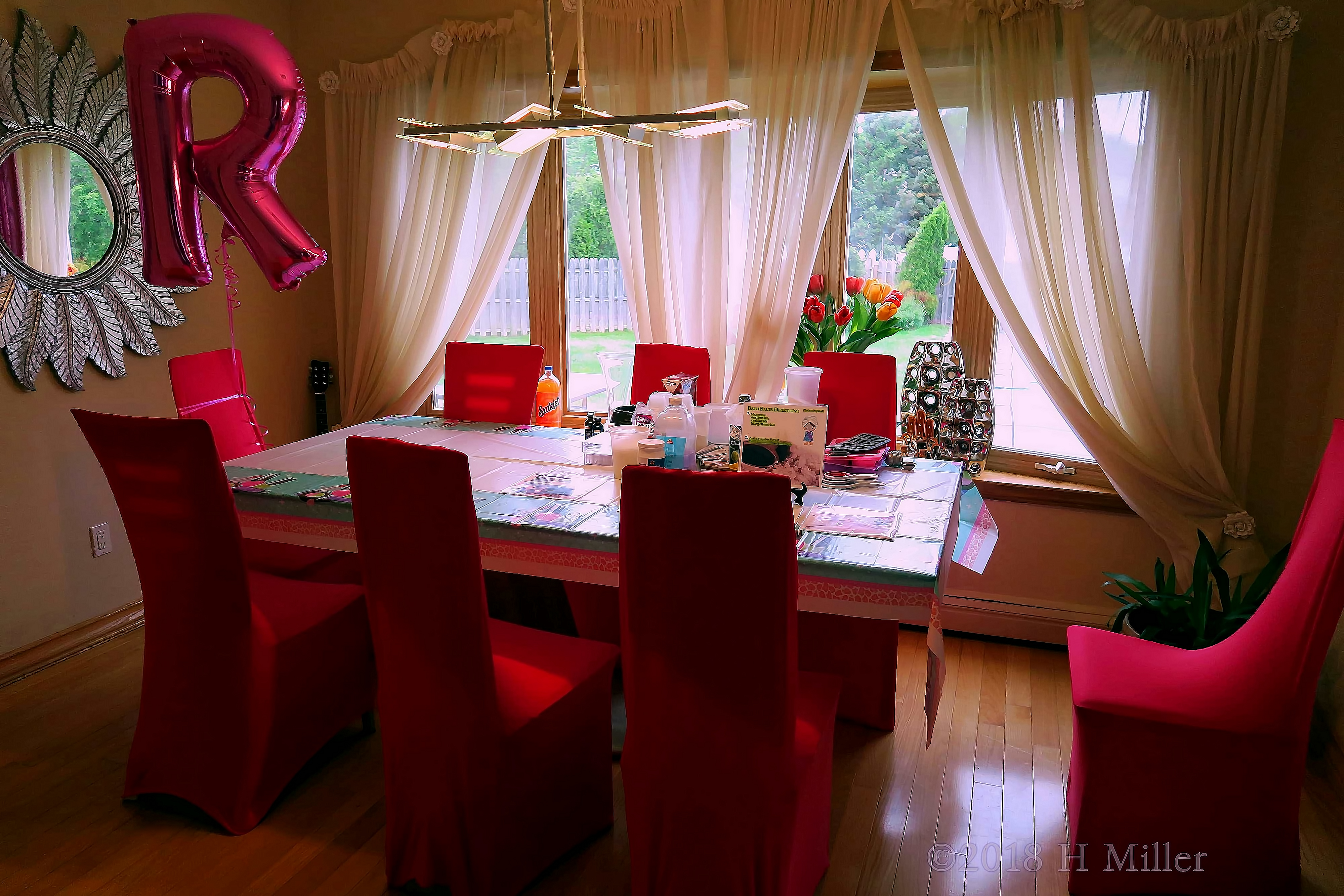 A Complete View Of The Kids Crafts Table At The Kids Spa Party, Looks Awesome! 