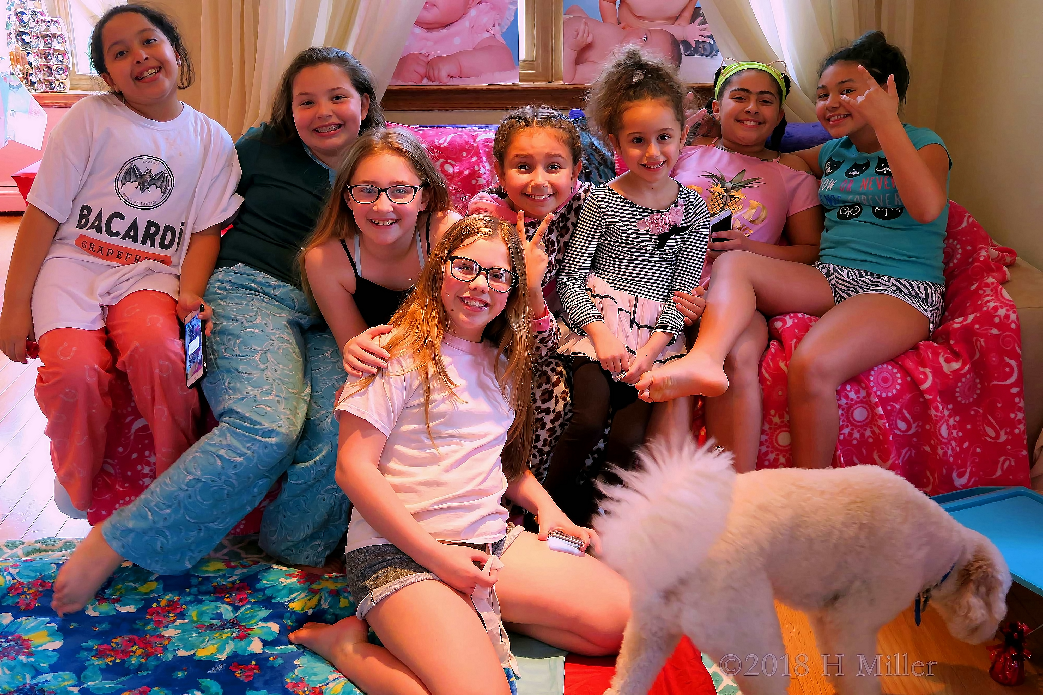 Joyful Party Girls In The Spa Party Group Photo! Joyful Party Girls In The Spa Party Group Photo!