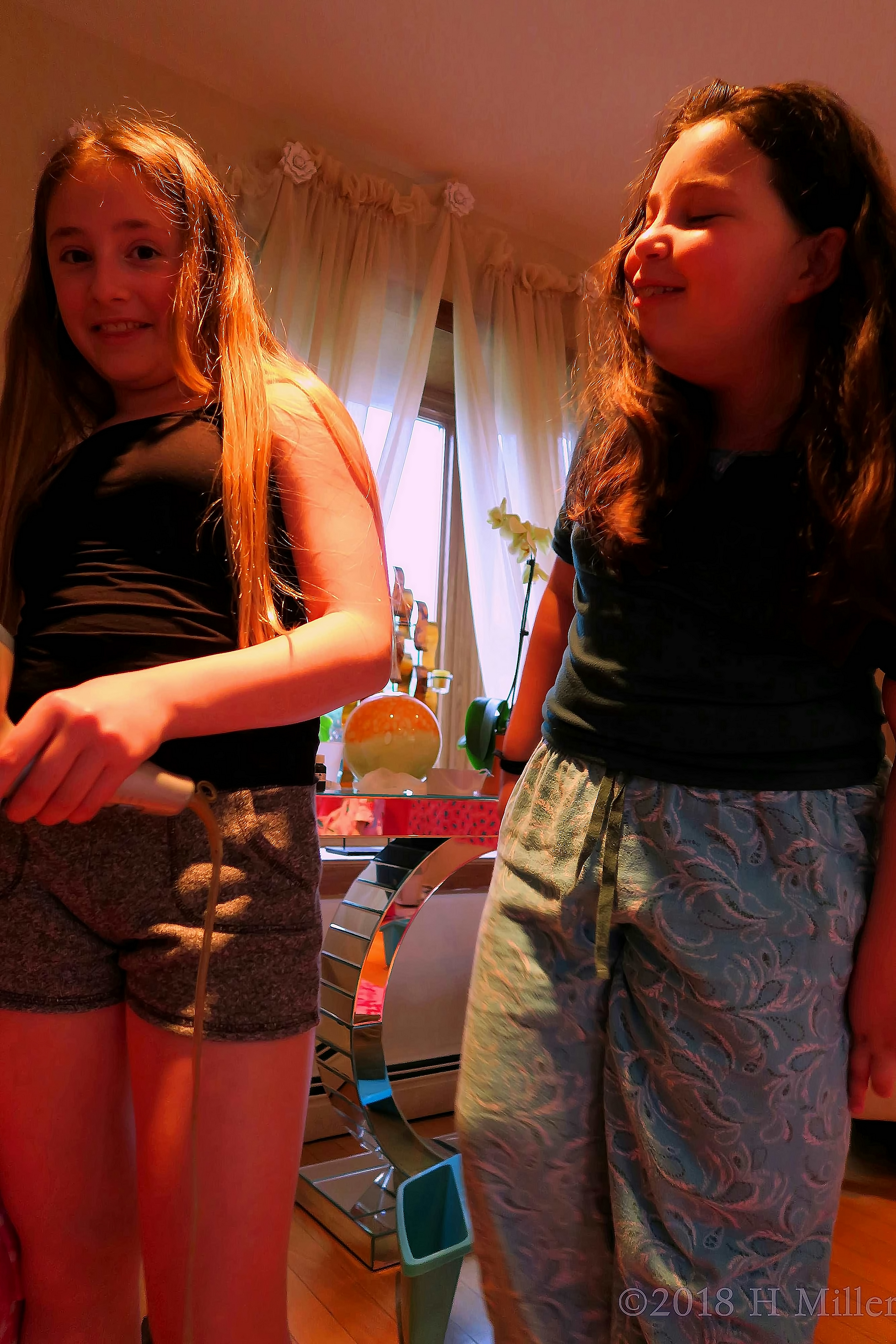 The Girls Are Enjoying The Fun Jagua Temporary Tattoo Activity! The Girls Are Enjoying The Fun Jagua Temporary Tattoo Activity!