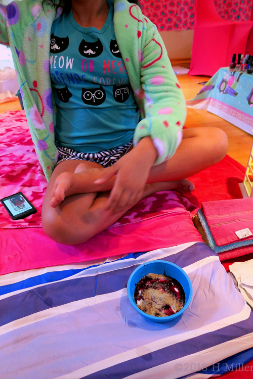 A Cup Of Masque To Be Stirred And Applied, For Kids Facials! A Cup Of Masque To Be Stirred And Applied, For Kids Facials!