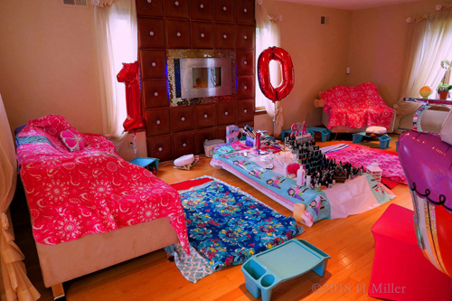 The Spa Party Setup Couldn't Have Been Better For Rianna's 10th Birthday! The Spa Party Setup Couldn't Have Been Better For Rianna's 10th Birthday!