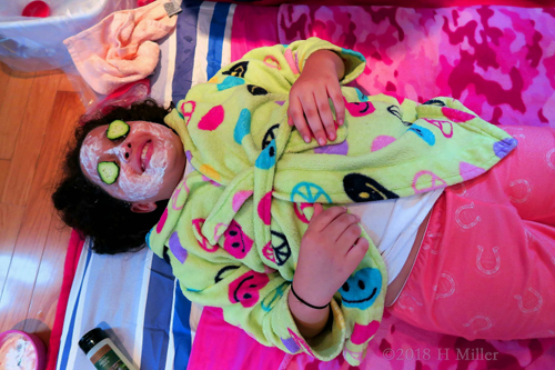 With Cukes Over The Eyes And Facial Mask, She Relaxes During Her Girls Facial!