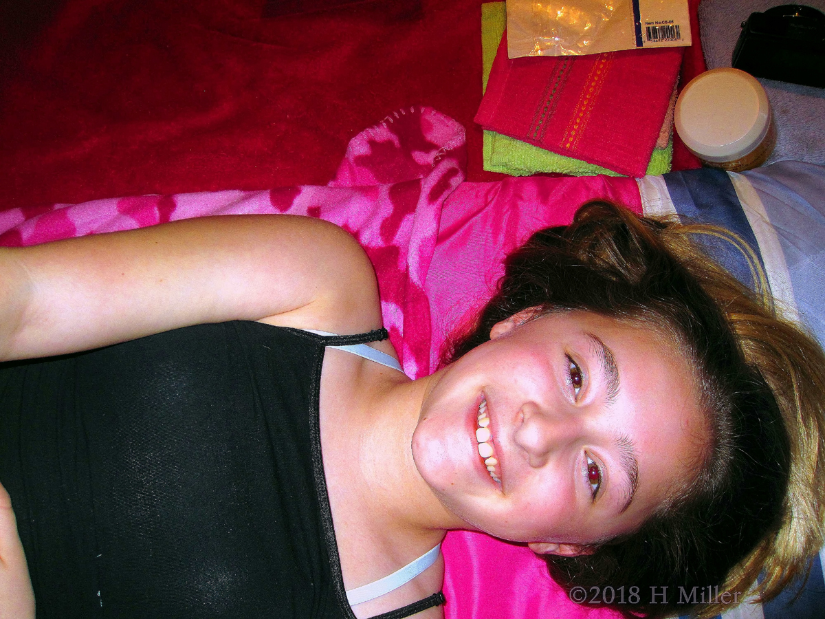 Pre Facial For Girls Anticipation Reflects Through Her Smile! 