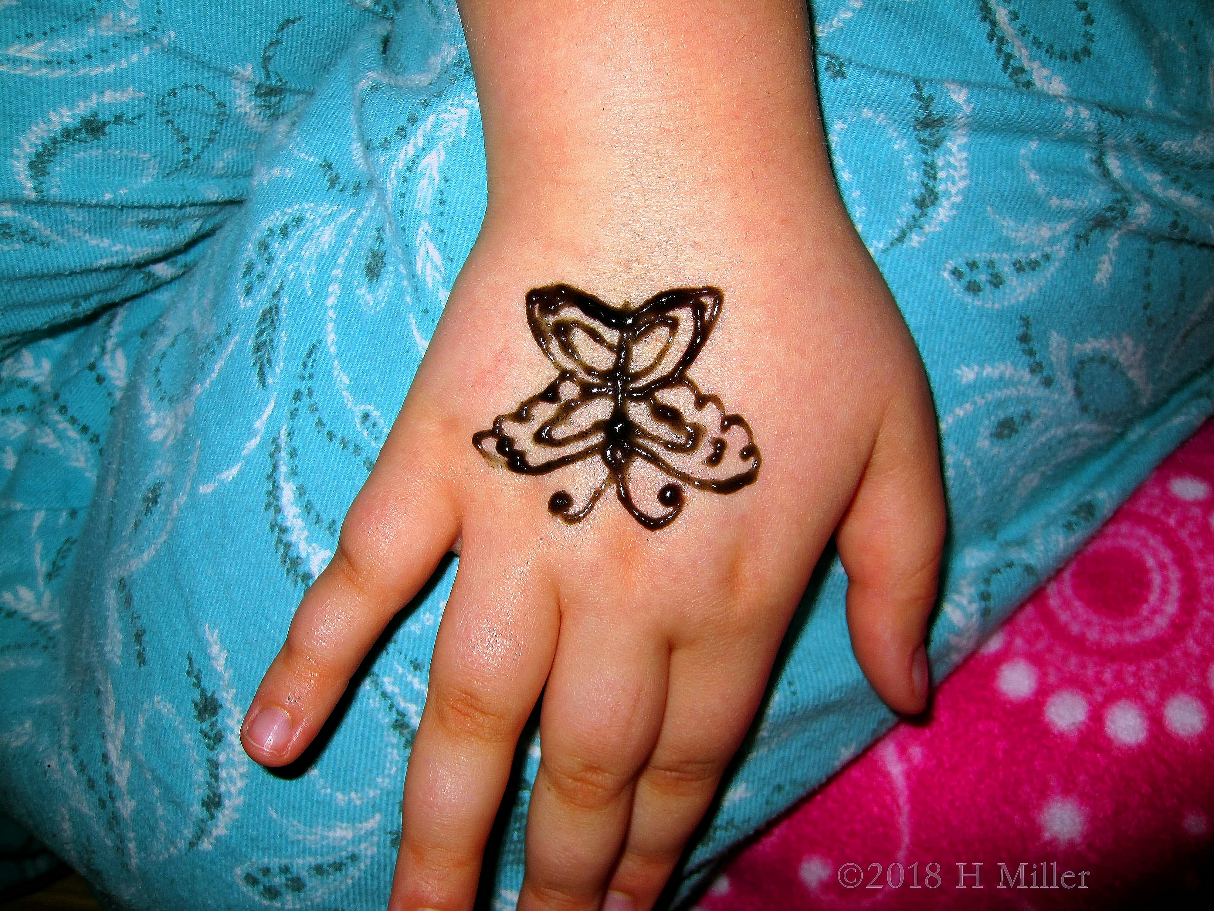 Creatively Drawn Butterfly Jagua Temporary Tattoo, Looks Great! Creatively Drawn Butterfly Jagua Temporary Tattoo, Looks Great!