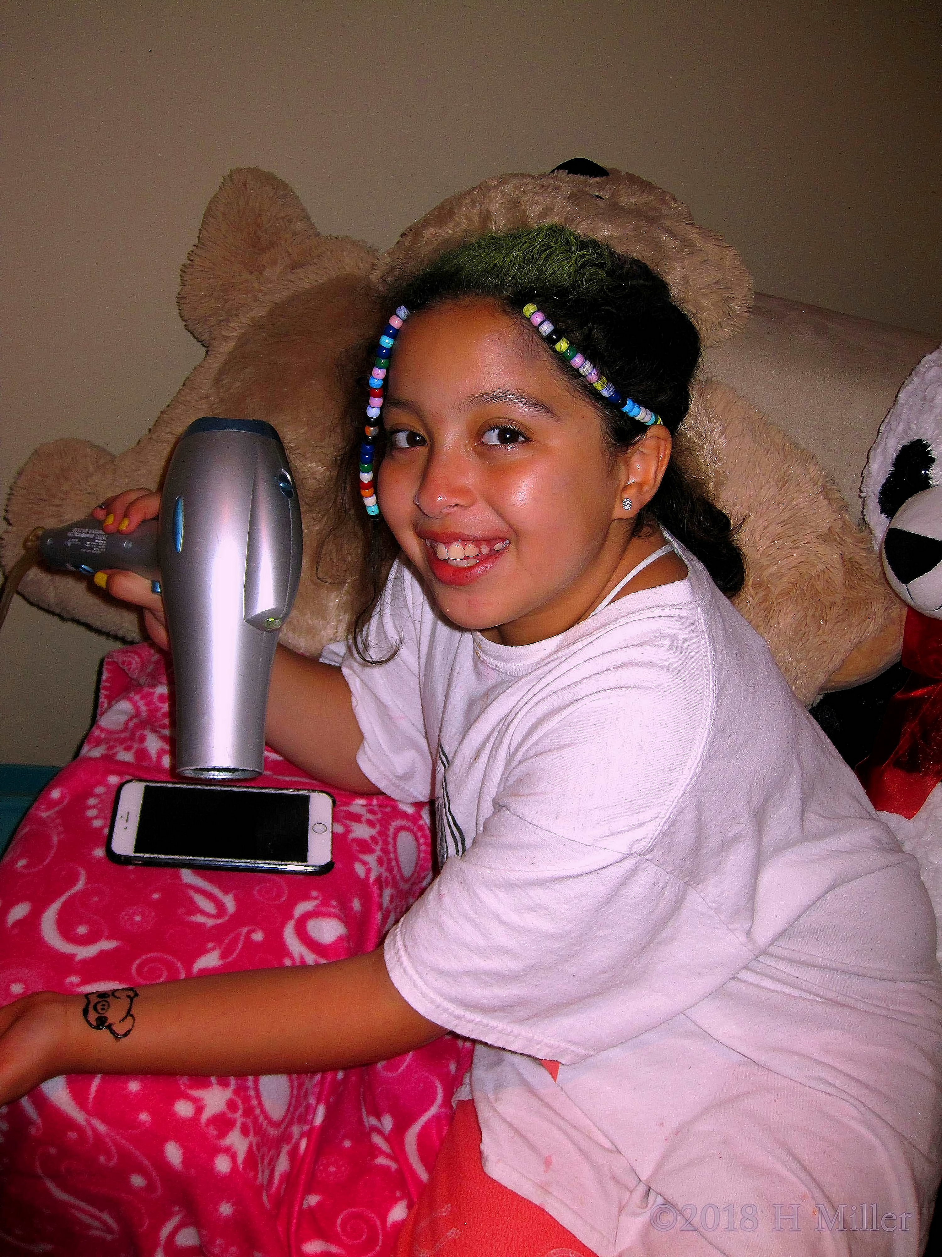 Drying The Jagua Temporary Tattoo Prevents Smudging.. Drying The Jagua Temporary Tattoo Prevents Smudging..