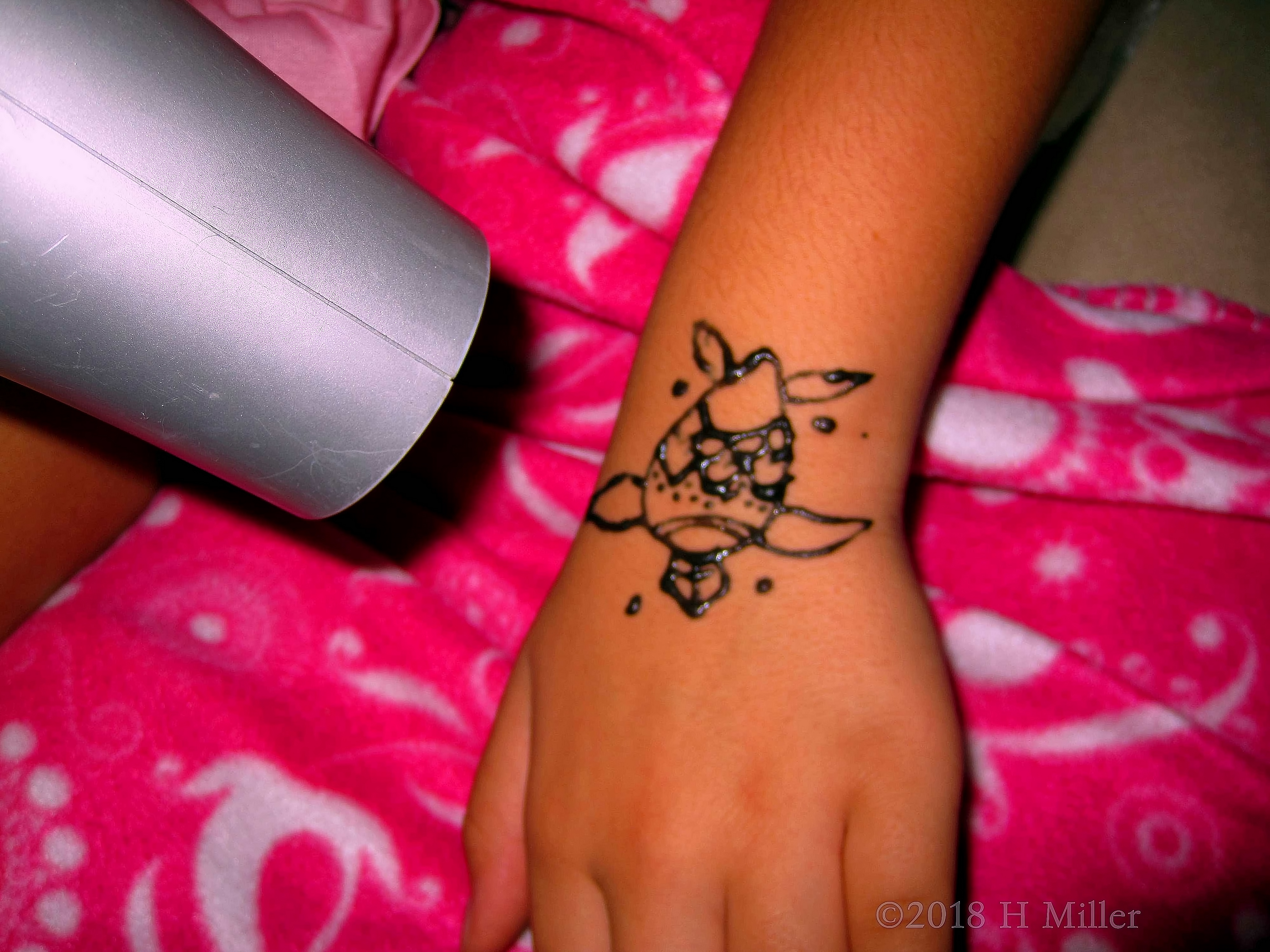 Hair Dryer Being Used For Drying The Jagua Temporary Tattoo Turtle Design! Hair Dryer Being Used For Drying The Jagua Temporary Tattoo Turtle Design!