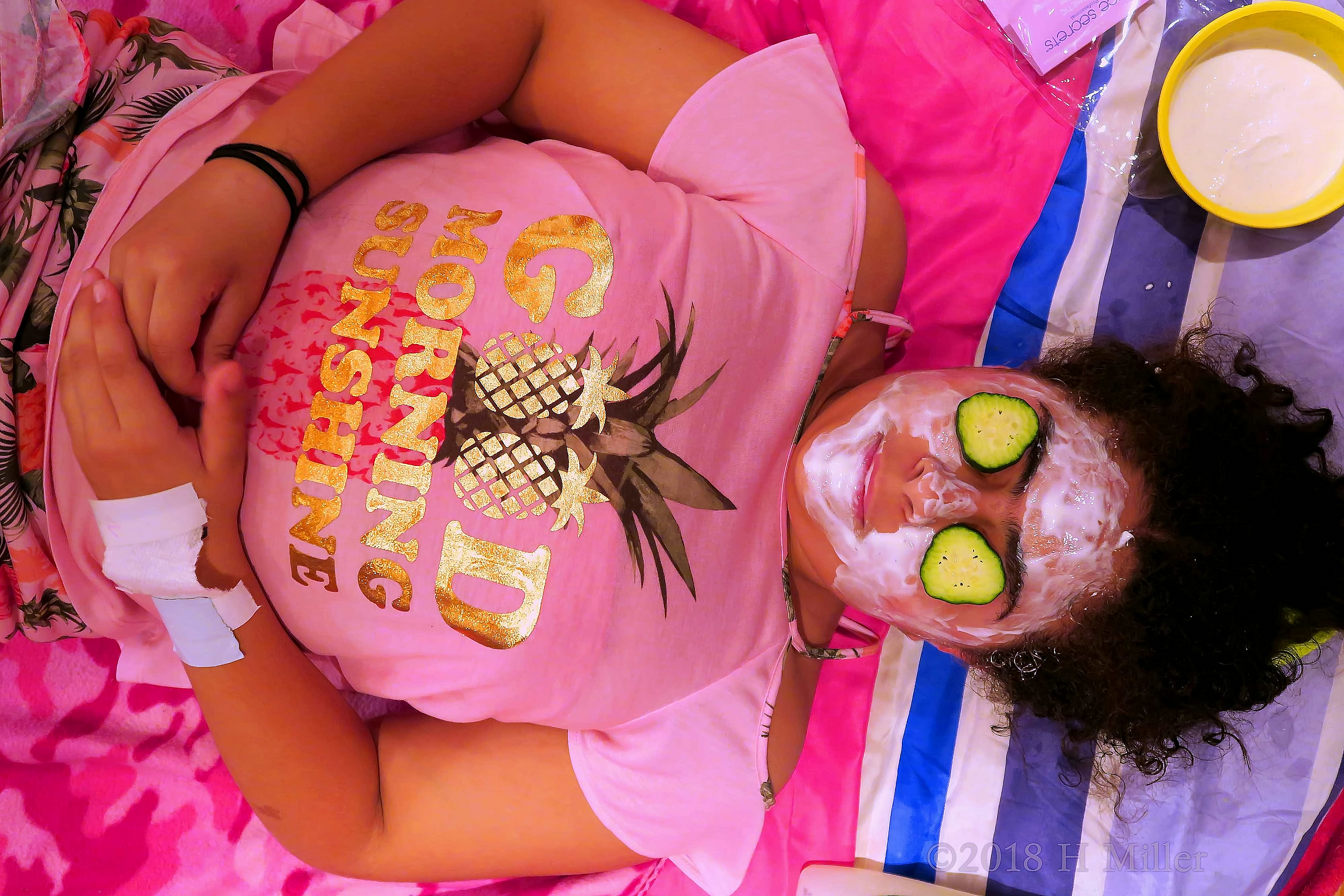 Patiently Relaxing During Her Fun Girls Facial Activity! Patiently Relaxing During Her Fun Girls Facial Activity!