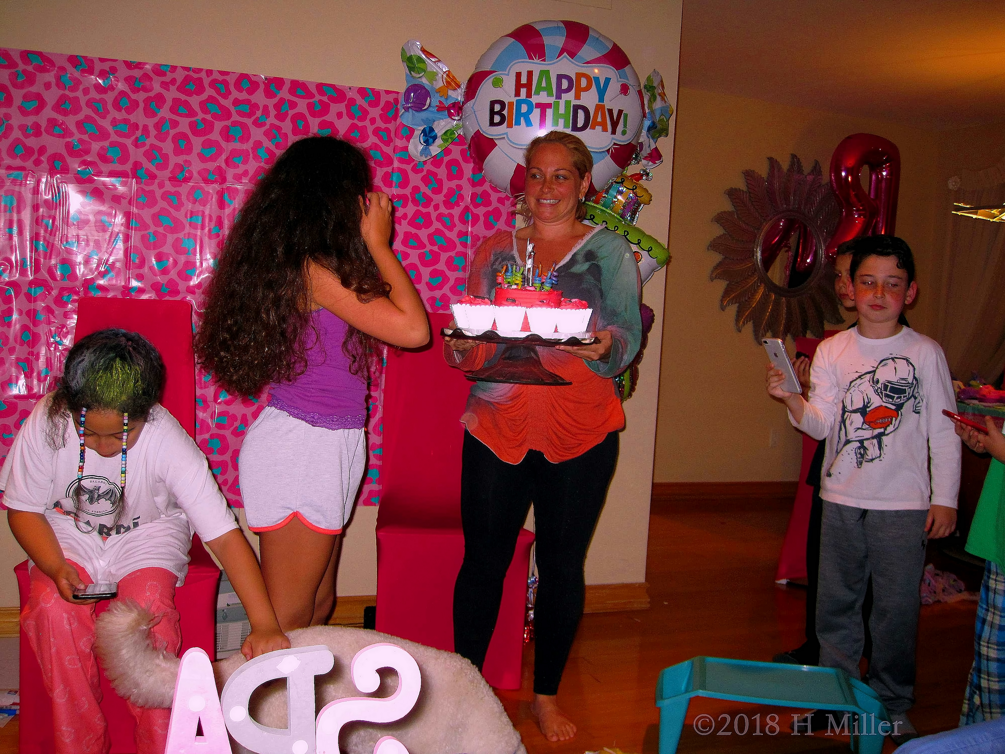 Time For Some Yummy Dessert Delicacies For The Spa Party Guests! Time For Some Yummy Dessert Delicacies For The Spa Party Guests!