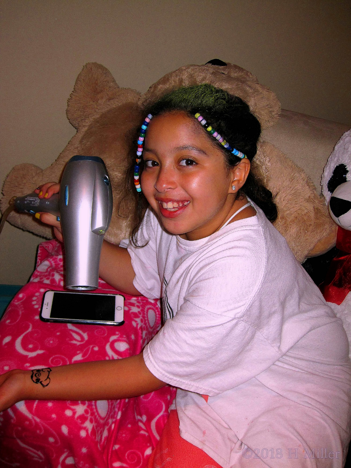 Drying The Jagua Temporary Tattoo Prevents Smudging.. Drying The Jagua Temporary Tattoo Prevents Smudging..