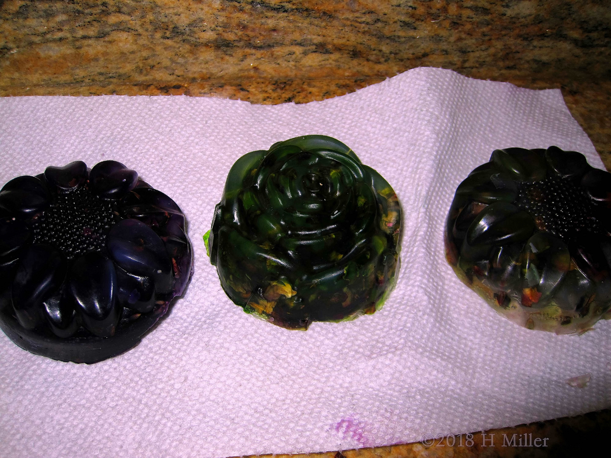 Flower Shaped Kids Craft Soaps Took A Lot Of Effort, And They Look Perfect! 