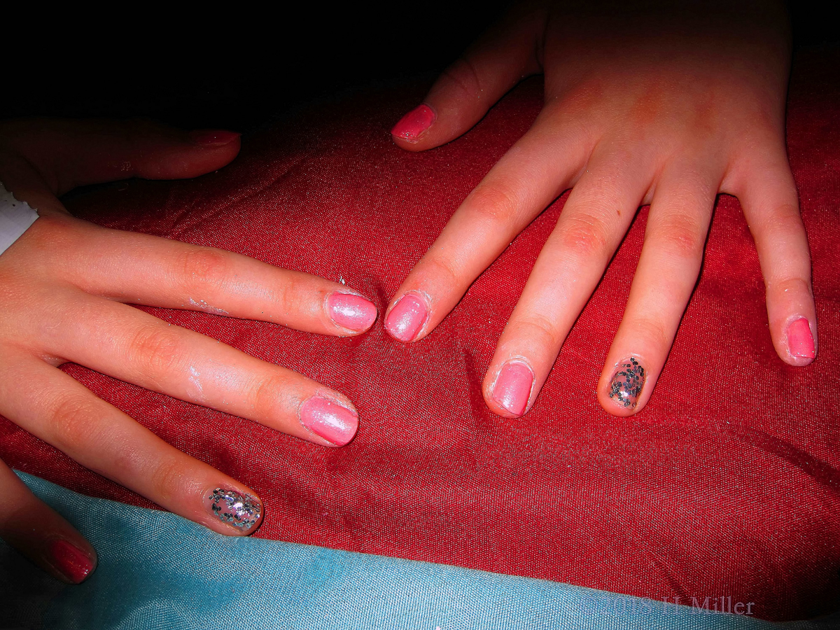 Shining Girls Manicure At The Spa Party! Shining Girls Manicure At The Spa Party!