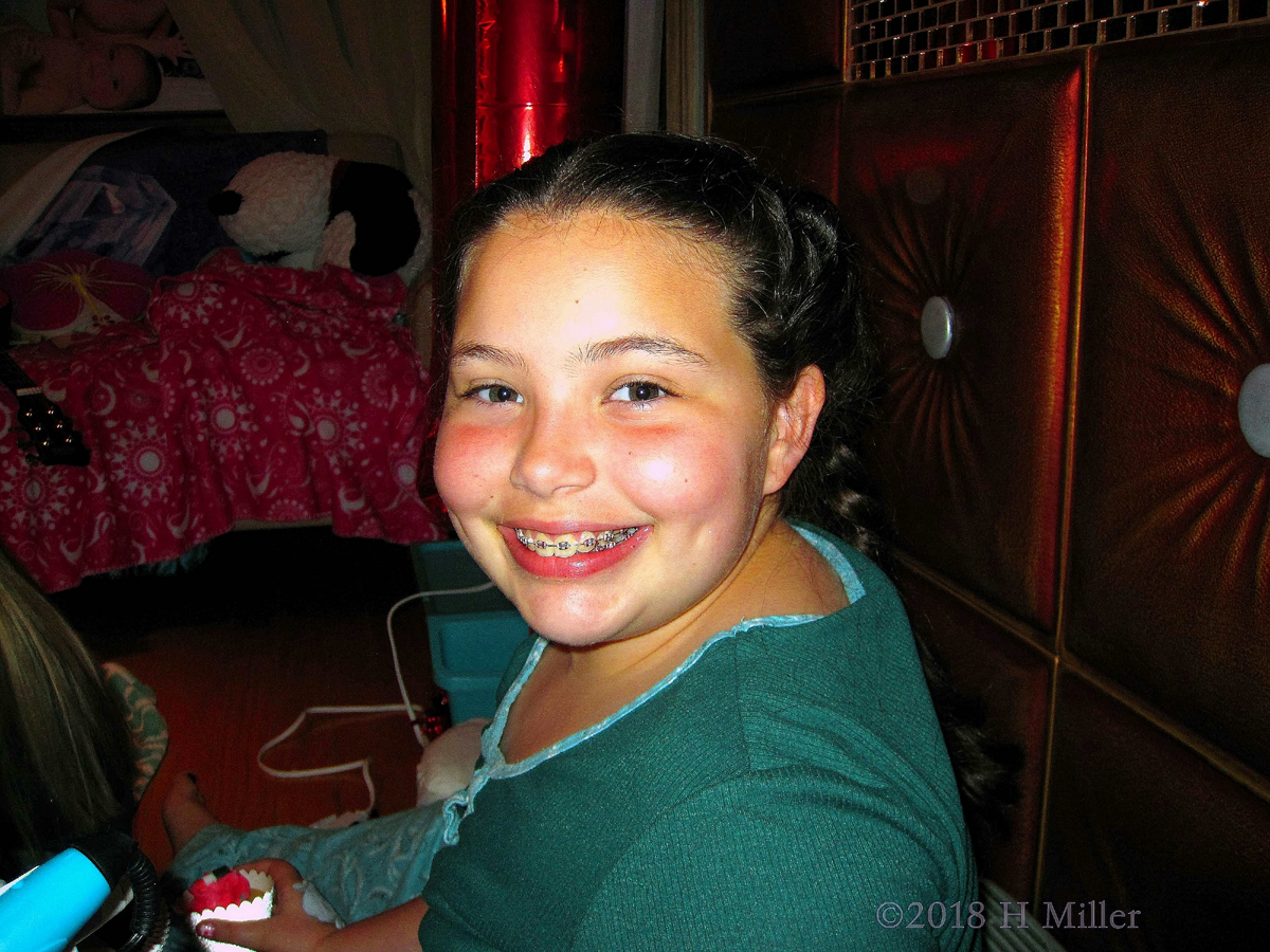 So Happy While Having Fun At The Kids Spa Party! So Happy While Having Fun At The Kids Spa Party!