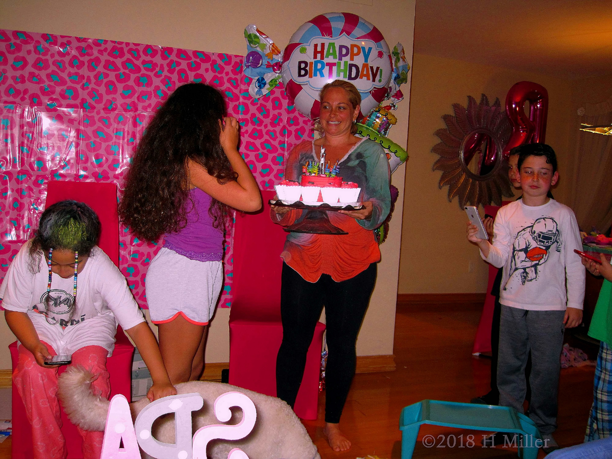 Time For Some Yummy Dessert Delicacies For The Spa Party Guests! Time For Some Yummy Dessert Delicacies For The Spa Party Guests!