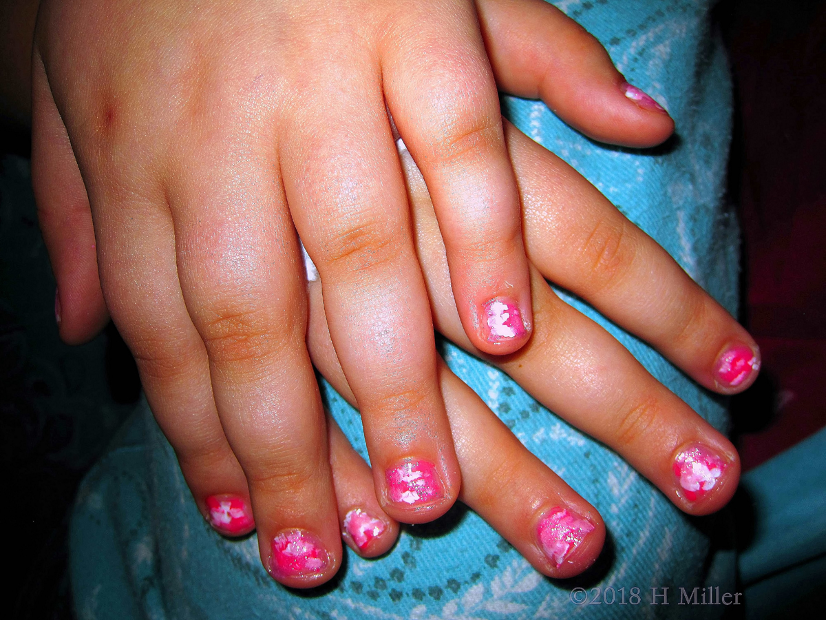 White Marbling Nail Art Looks Awesome.