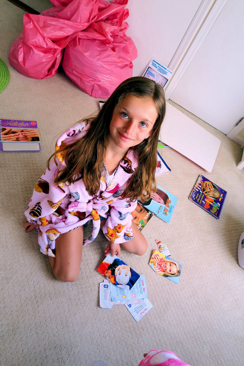 Pausing For A Second From Checking Out Nail Art Designs To Smile For The Camera. Pausing For A Second From Checking Out Nail Art Designs To Smile For The Camera.