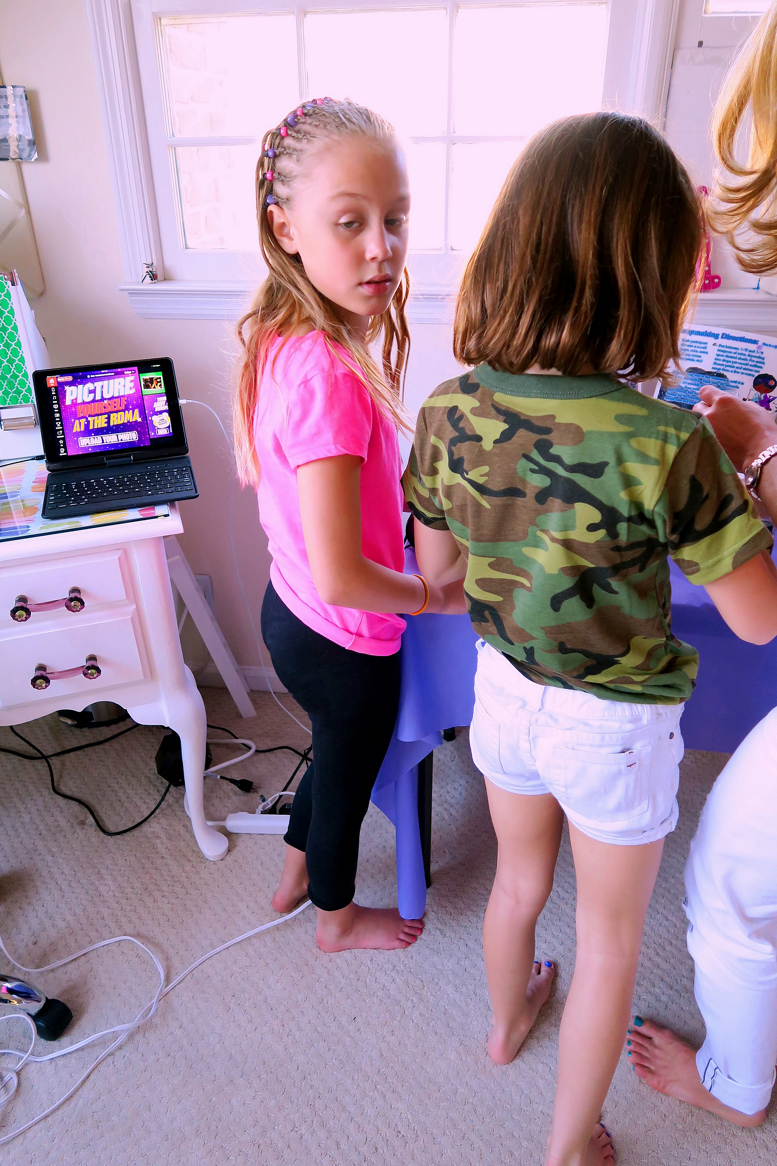 Riley And Her Friend Doing A Spa Craft With Her Mom. Riley And Her Friend Doing A Spa Craft With Her Mom.