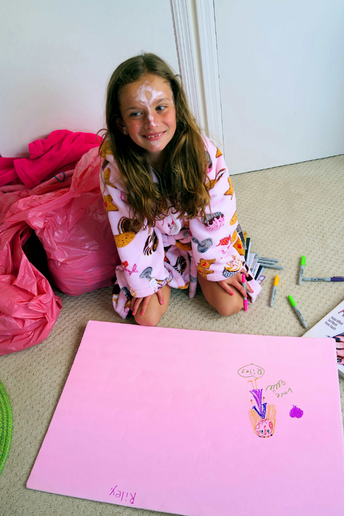 Keeping The Masque On, She Wanted To Write Something On The Spa Birthday Card. Keeping The Masque On, She Wanted To Write Something On The Spa Birthday Card.