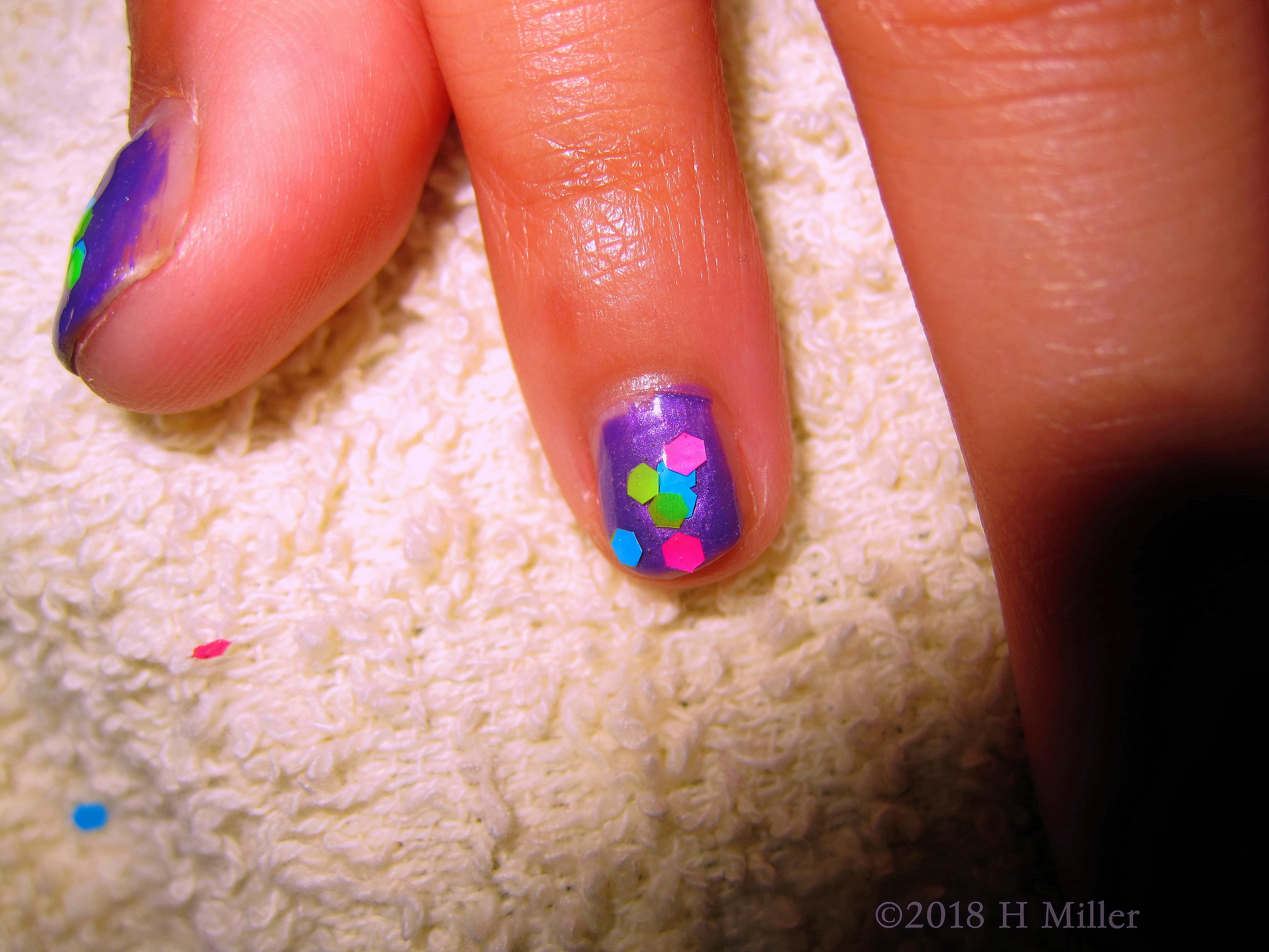 Nail Art From Rainbow Glitter! 