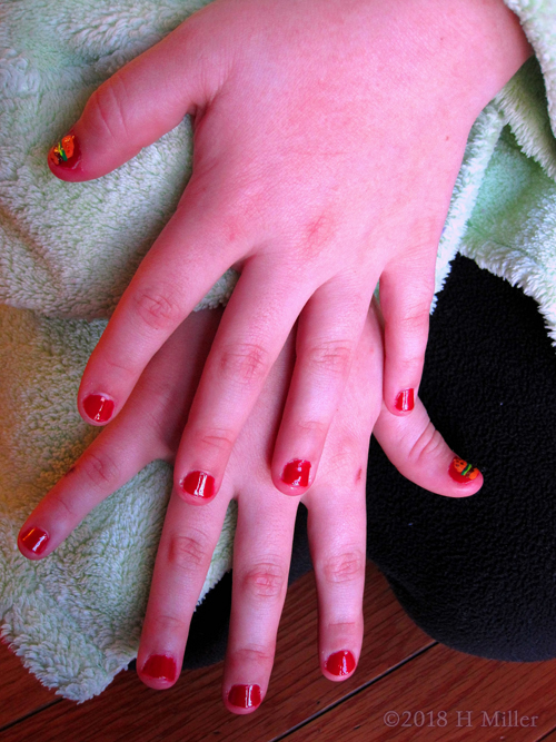 Pretty Great Kids Mini Manicure, Right!!! Pretty Great Kids Mini Manicure, Right!!!