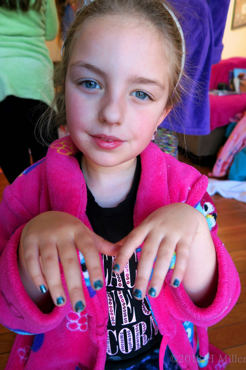 What A Pretty Girls Mini Manicure.....