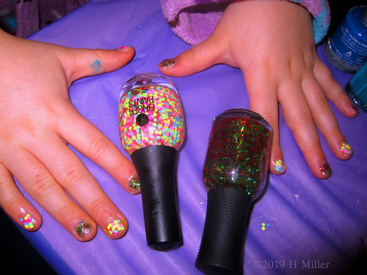 Sparkles Heaven! Girls Manicure With Super Rainbow Sparkles On This Party Guest! 